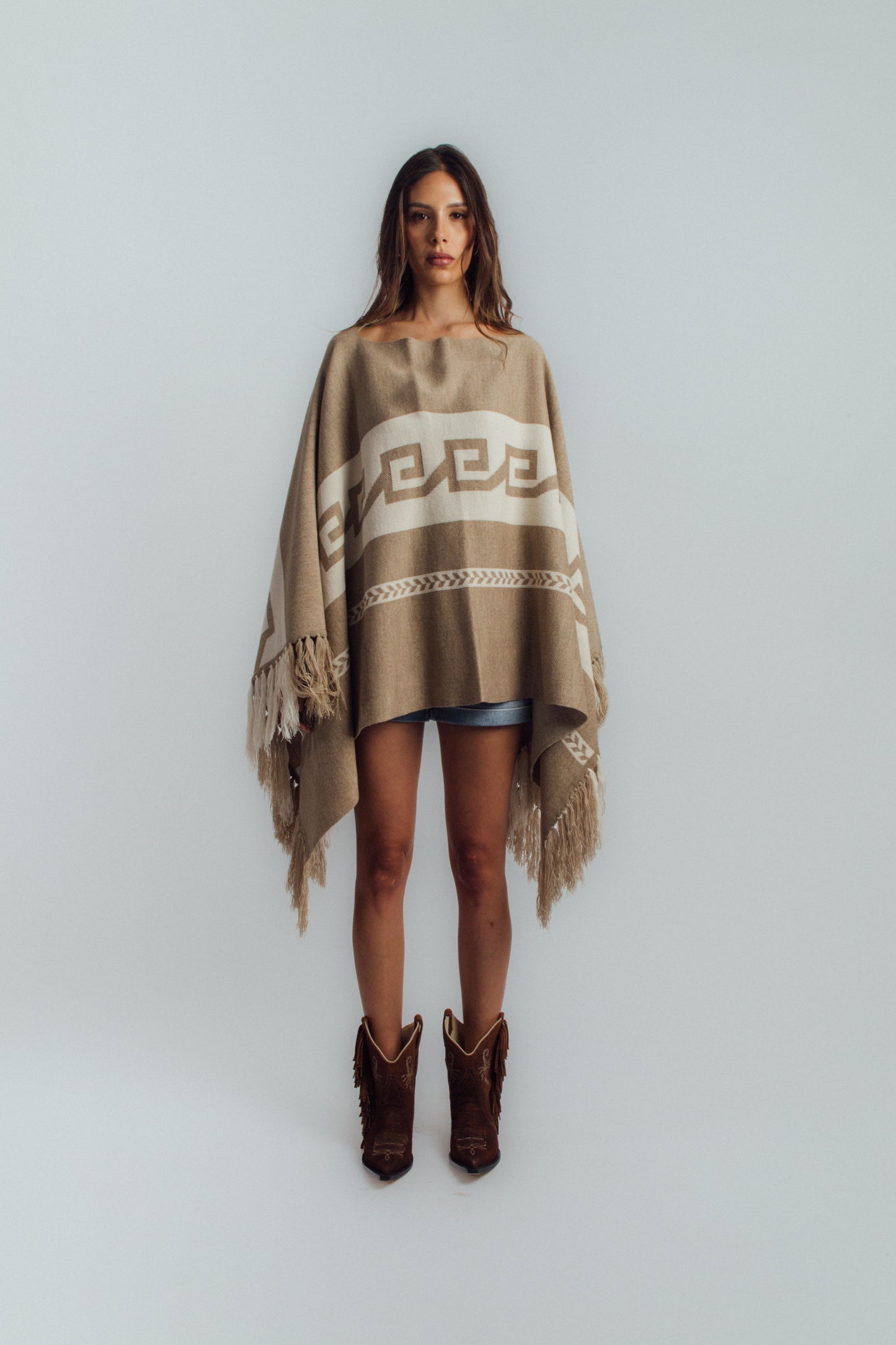 Poncho cerrado escote en V Oatmeal
