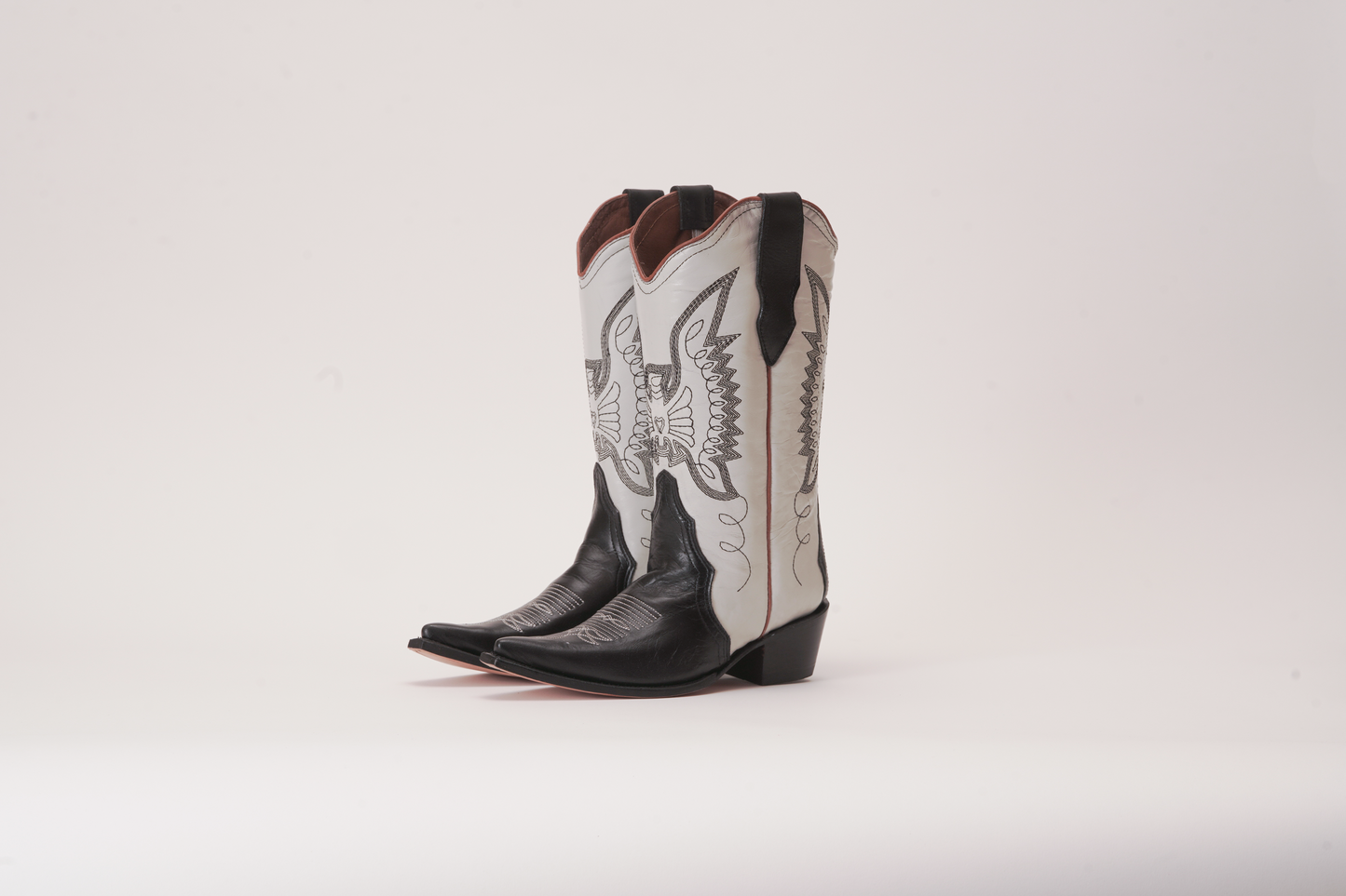 Jornada Duo Black and Bone Boots