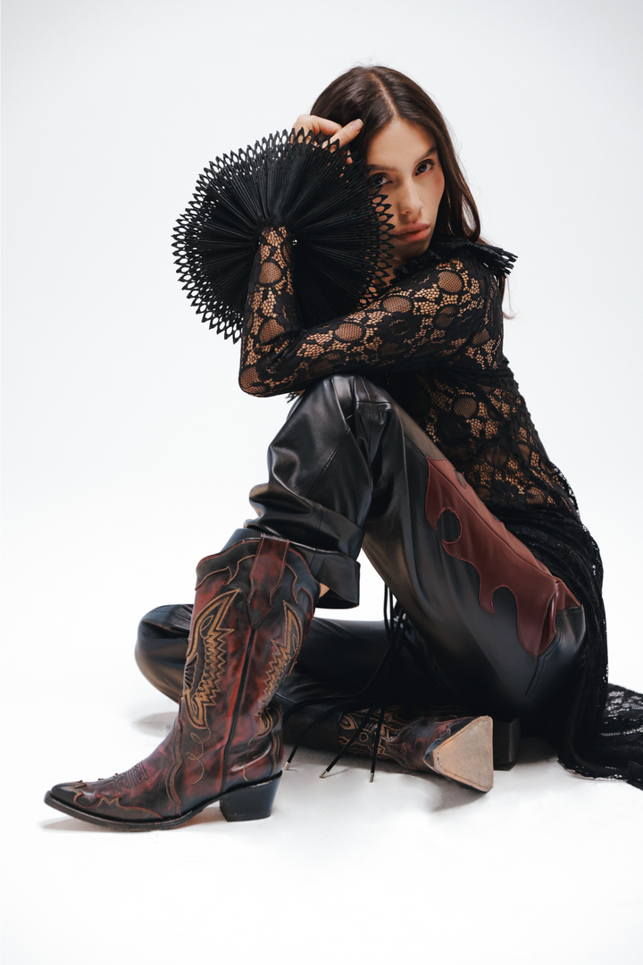 Outfit Caption Here