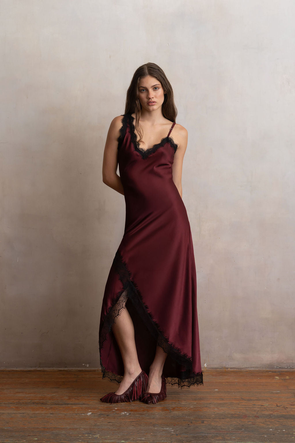 Slip Dress Asimétrico Tinto