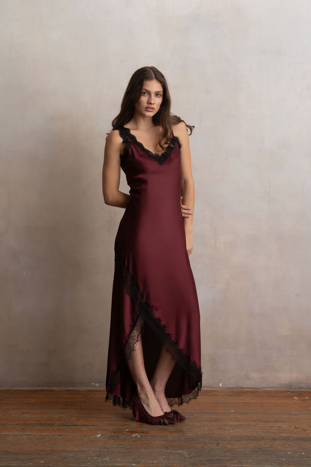 Slip Dress Asimétrico Tinto