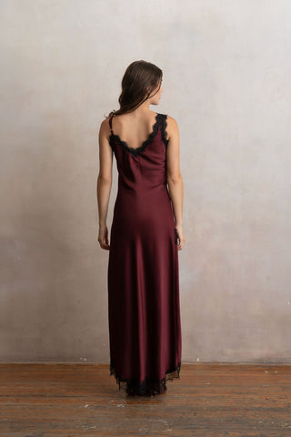 Slip Dress Asimétrico Tinto