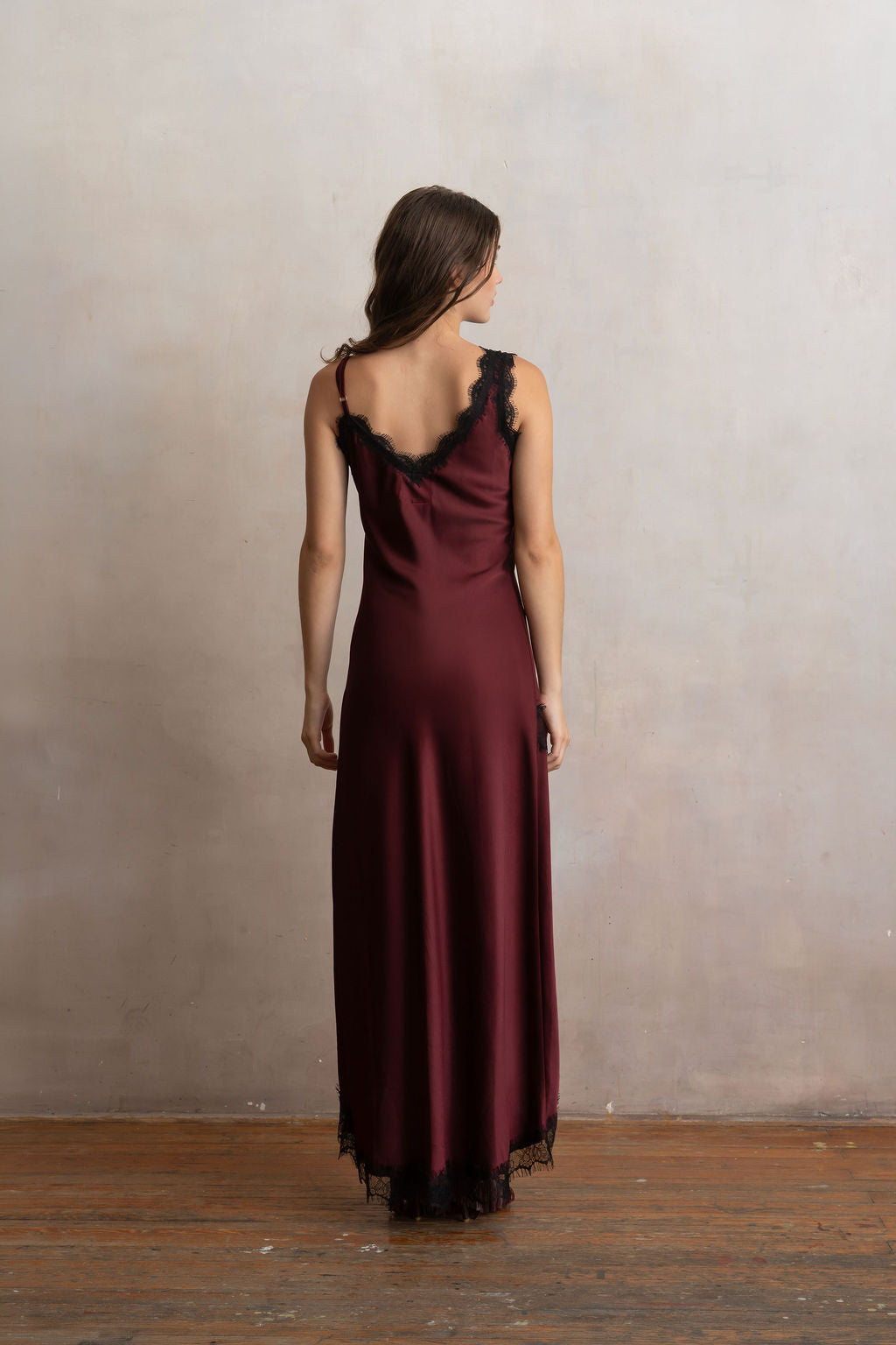 Slip Dress Asimétrico Tinto