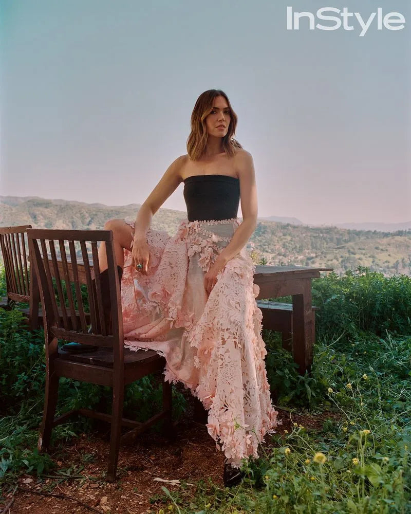 Mandy Moore con piezas de Montserrat Messeguer